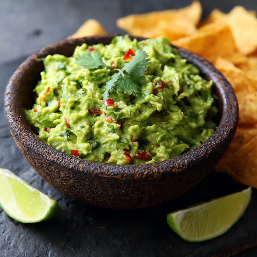 Best Easy Guacamole Recipe (Ready in Just 10 Minutes)