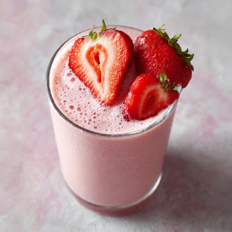 Easy Strawberry Breakfast Smoothie