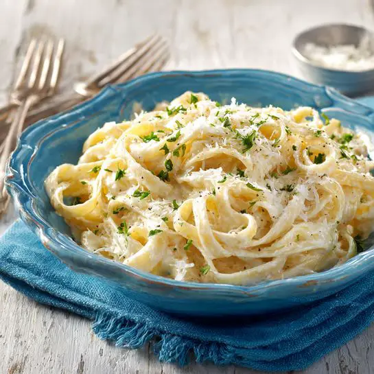 Fettuccine Alfredo