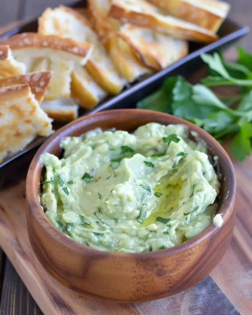 Creamy Avocado Yogurt Dip