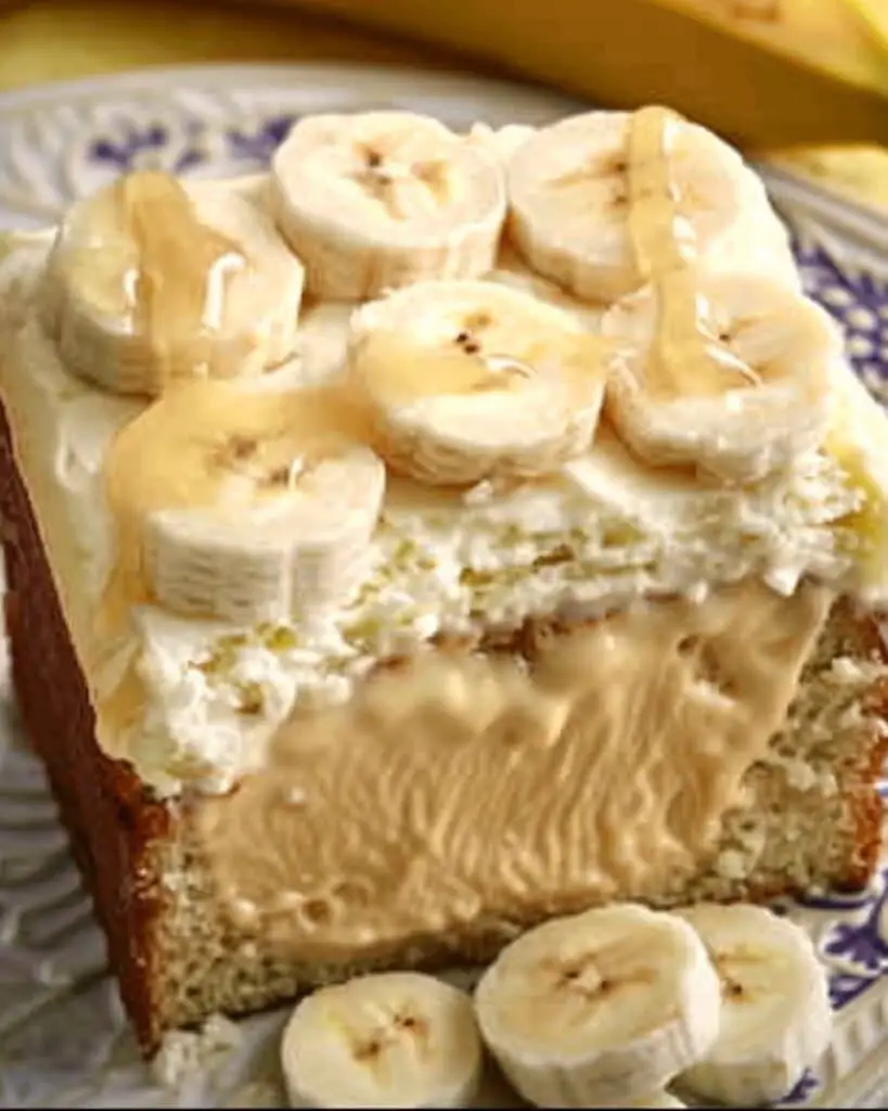Warm Banana Pudding Pound Cake