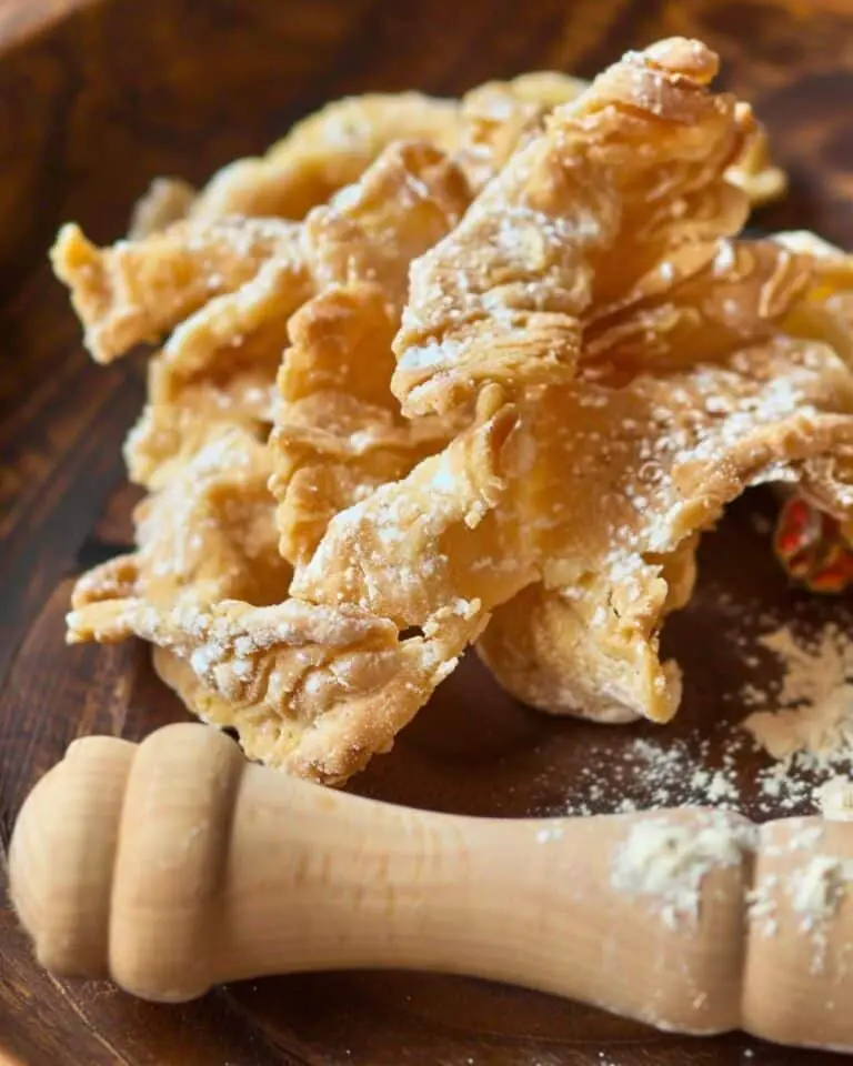 Polish Faworki (Chruściki)